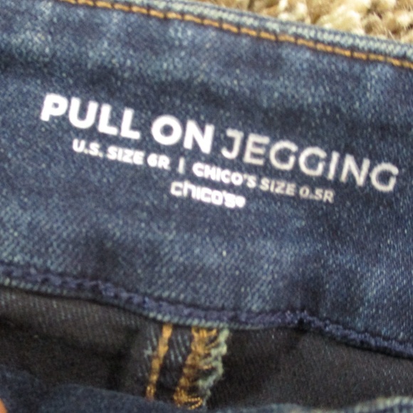 Chico's Jeans Women's 0.5 Dark Wash Pull On Jegging Stretch Denim - Picture 5 of 6
